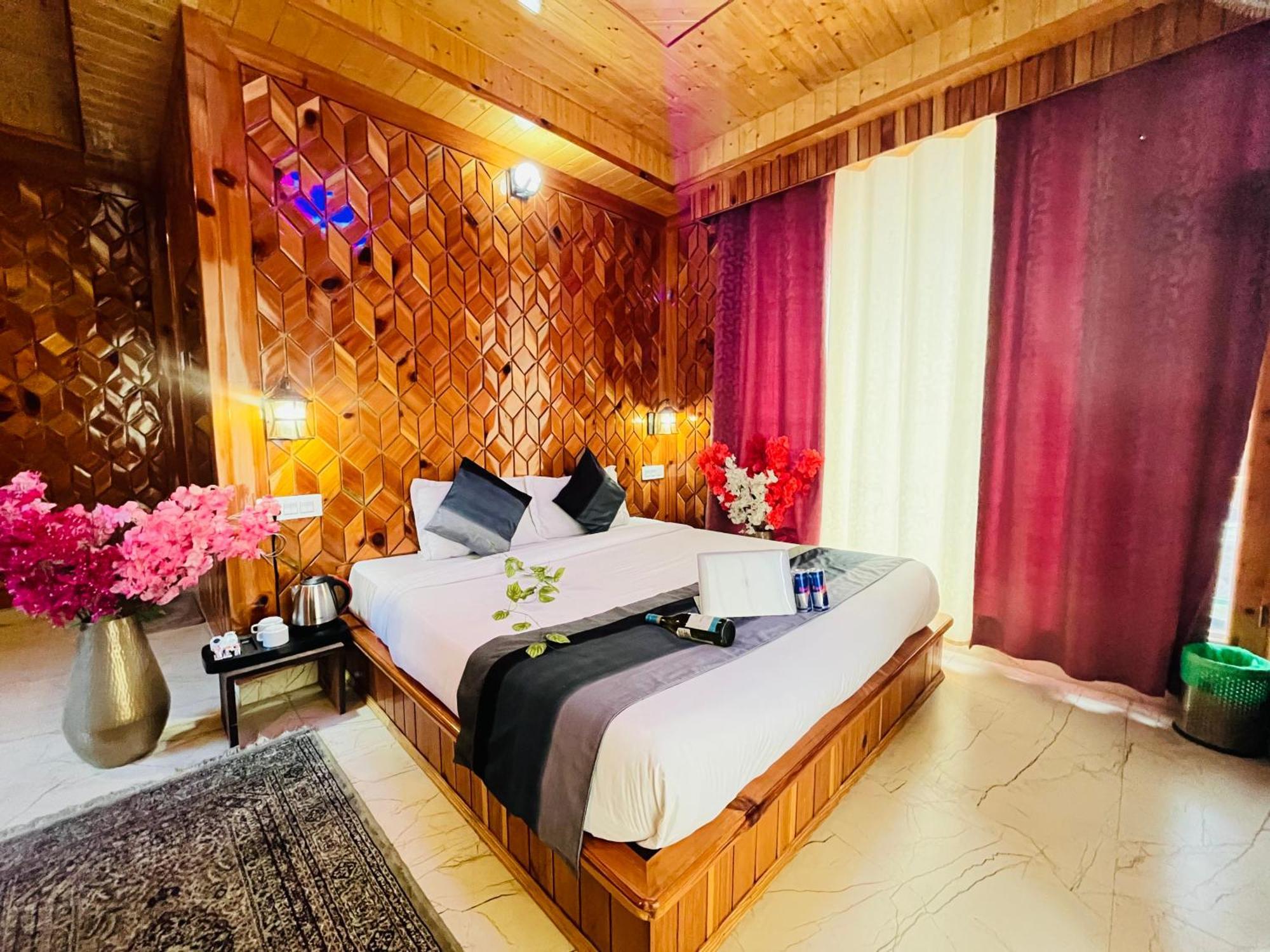 Hotel Brownie River View 卡索尔 外观 照片