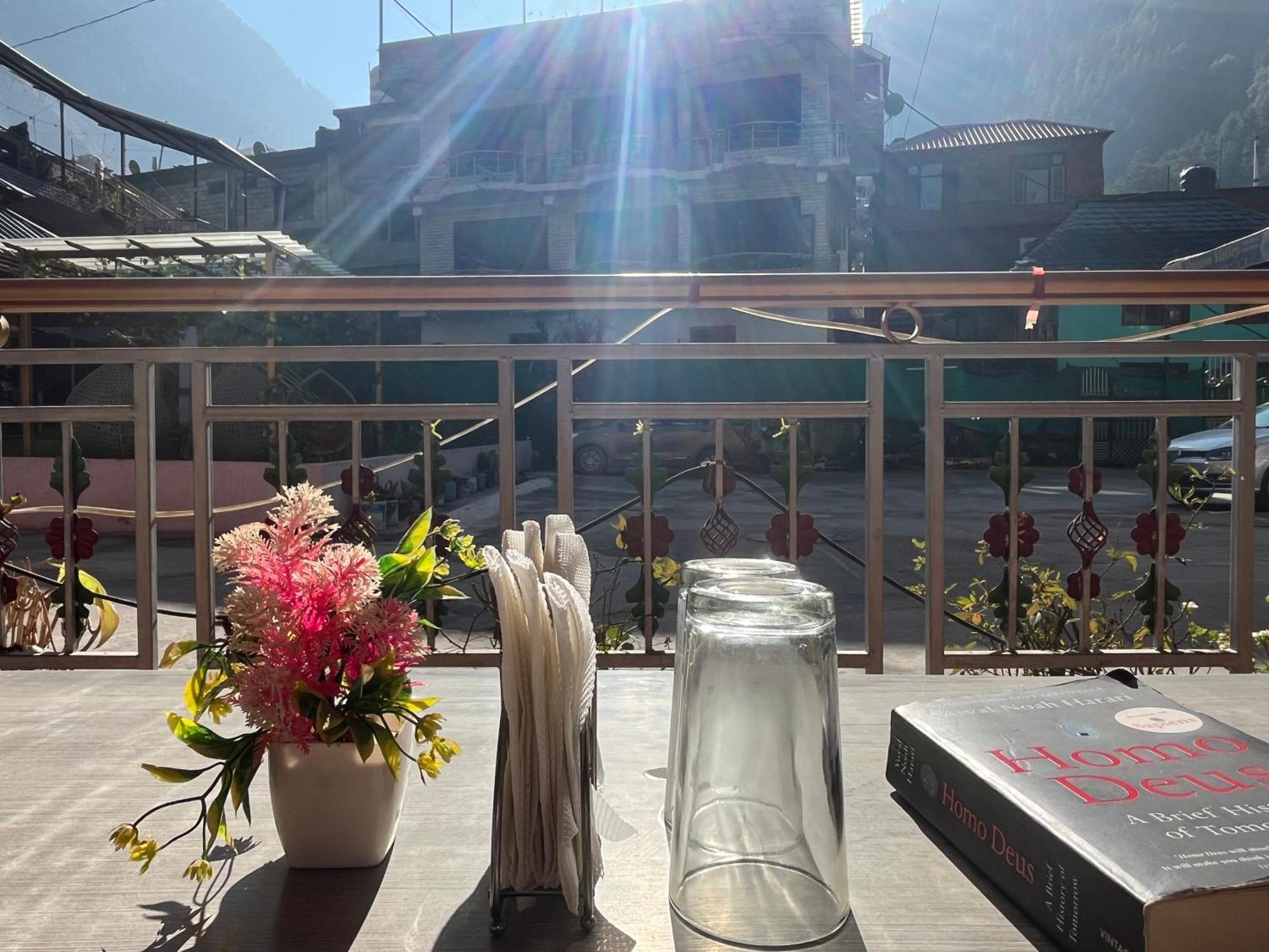 Hotel Brownie River View 卡索尔 外观 照片